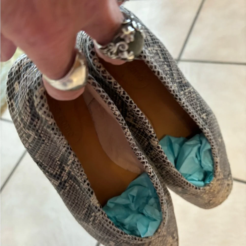 Snakeskin Patterned Women's Flats - Picture 3 of 6